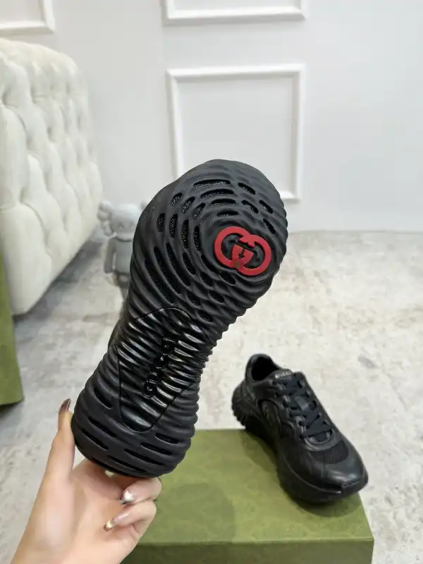 First bag ru GUCCI RIPPLE SNEAKER