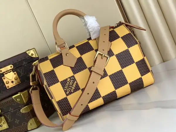 Eliminating the middleman and passing on savings to you. With massive production and tax-free benefits Louis Vuitton SPEEDY 25