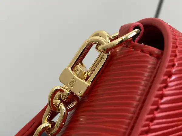 First bag ru LOUIS VUITTON TWIST-19*10.5*6.5cm