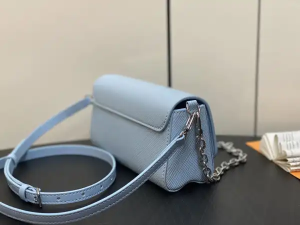 Aaa replica ru LOUIS VUITTON TWIST-19*10.5*6.5cm