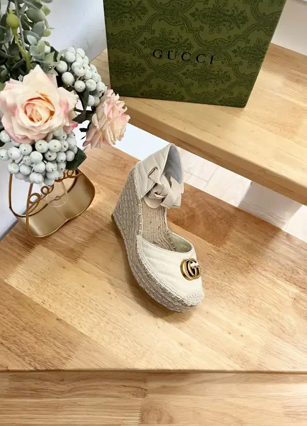 First bag ru GUCCI LEATHER PLATFORM ESPADRILLE