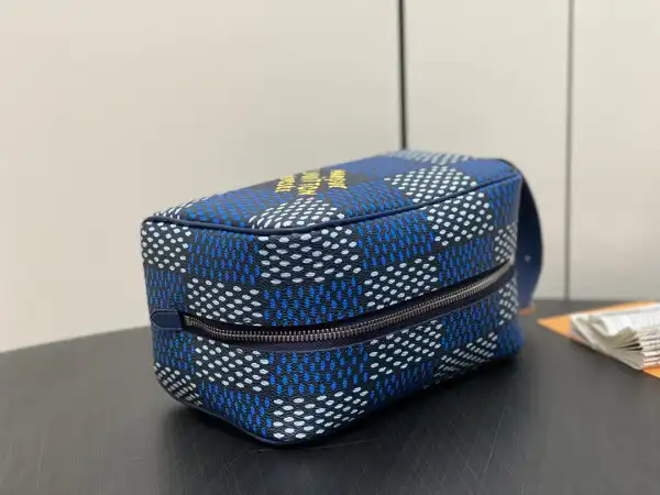 Aaa replica bags LOUIS VUITTON LOCKER DOPP KIT bag-23*13*12CM