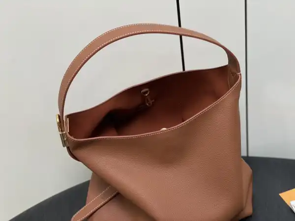 First bag ru LOUIS VUITTON Low Key Hobo Jh-31*35*18CM