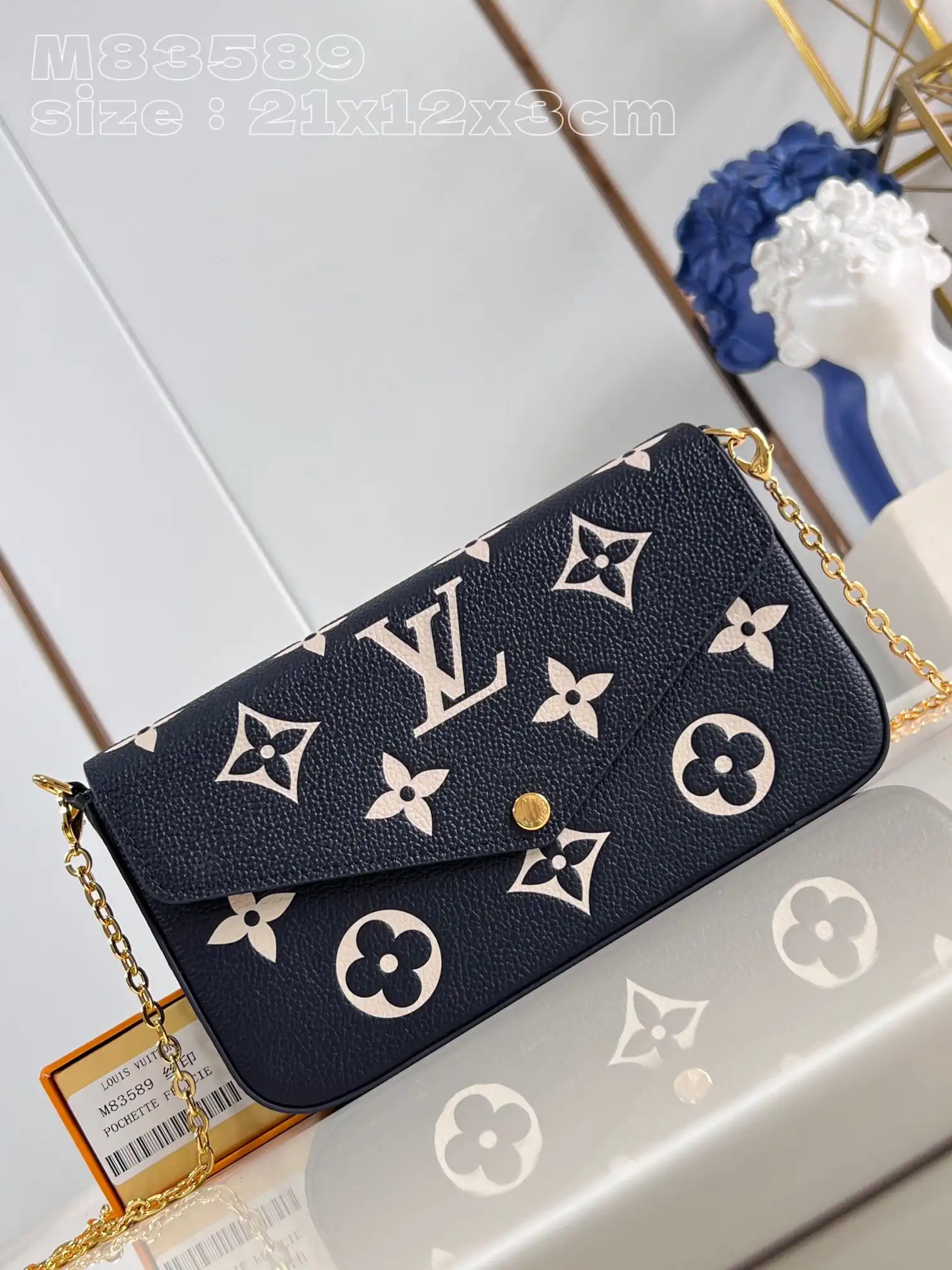 LOUIS VUITTON POCHETTE FÉLICIE