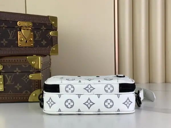 Aaa replica ru LOUIS VUITTON Nano Alpha-11.0*18.5*6.5CM