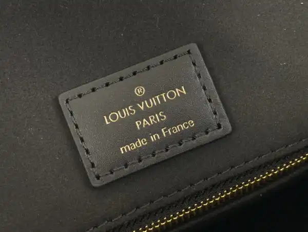 First bag ru LOUIS VUITTON ONTHEGO MM-35*27*14cm