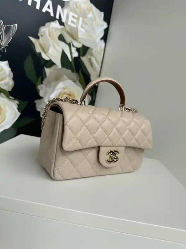 First Bag Ru CHANEL FLAP BAG WITH TOP HANDLE-20*12*6cm