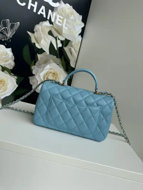 First Bag Ru CHANEL FLAP BAG WITH TOP HANDLE-20*12*6cm