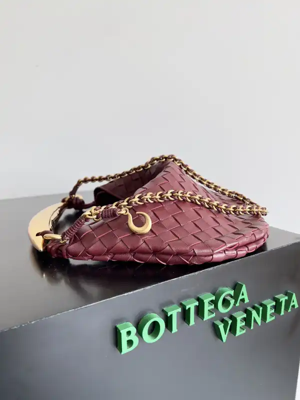 Bottega Veneta Sardine With Chain-33*20*4CM