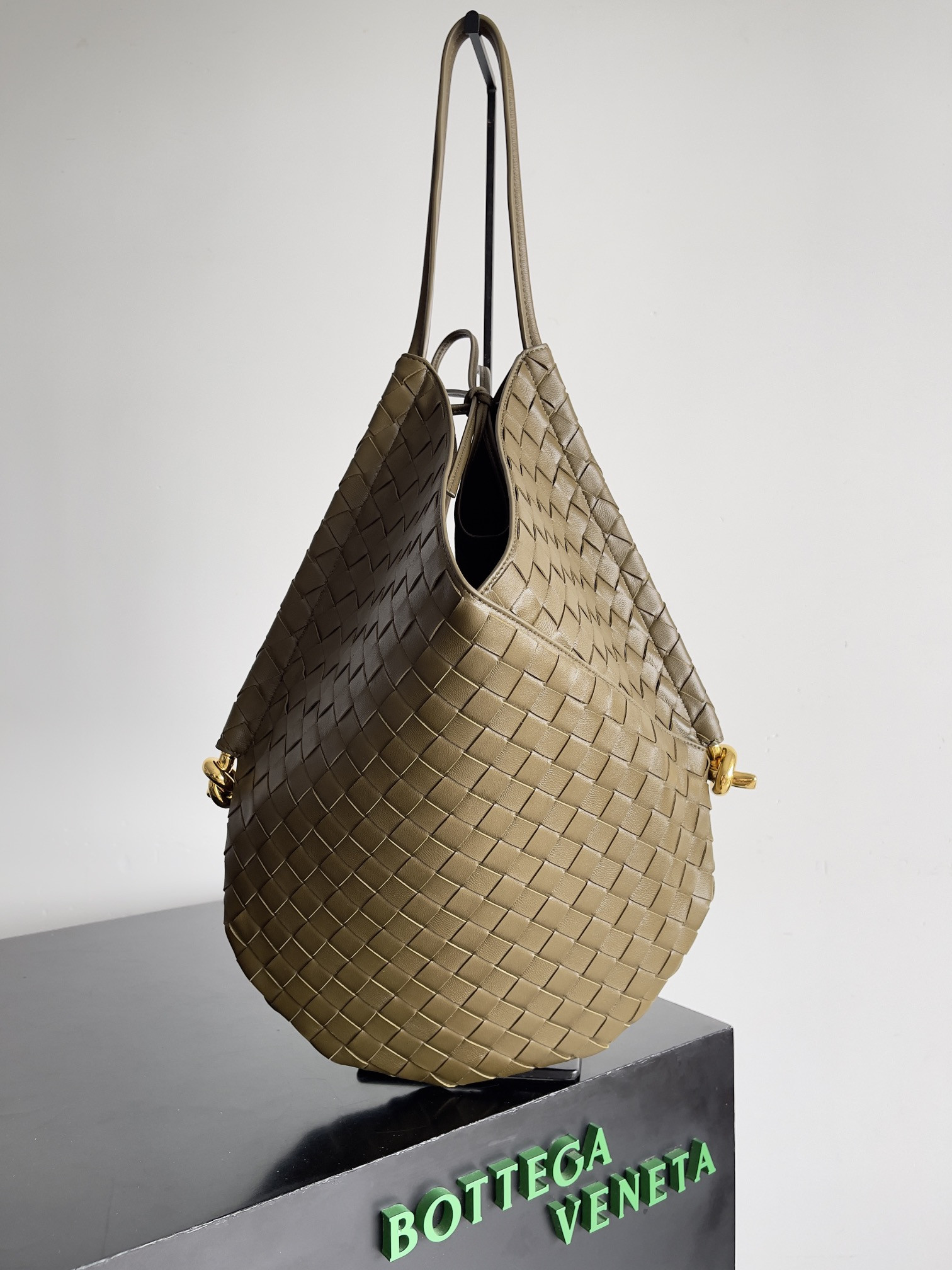 HOT SALE Bottega Veneta  Medium Solstice Shoulder Bag