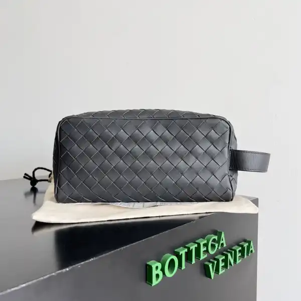 Frstbag ru Bottega Veneta  Intrecciato Leather Wallet-On-Strap