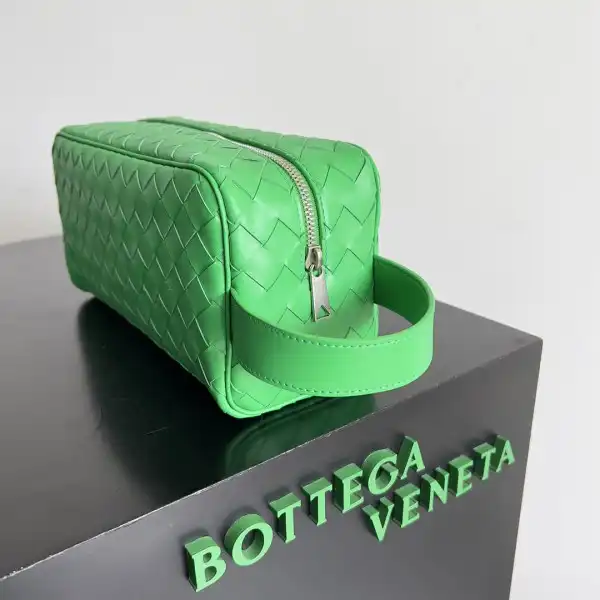 Bottega Veneta  Intrecciato Leather Wallet-On-Strap