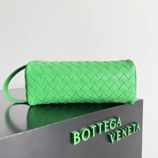 Bottega Veneta  Intrecciato Leather Wallet-On-Strap