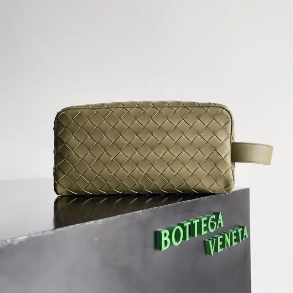 Frstbag ru Bottega Veneta  Intrecciato Leather Wallet-On-Strap