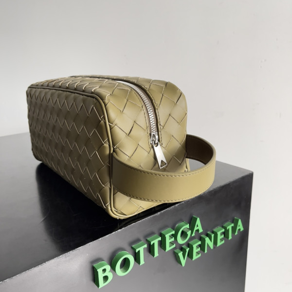 HOT SALE Bottega Veneta  Intrecciato Leather Wallet-On-Strap