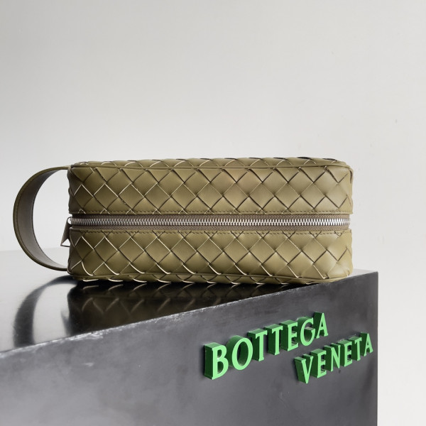 HOT SALE Bottega Veneta  Intrecciato Leather Wallet-On-Strap