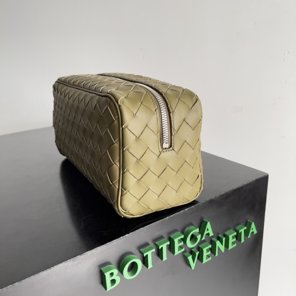 HOT SALE Bottega Veneta  Intrecciato Leather Wallet-On-Strap