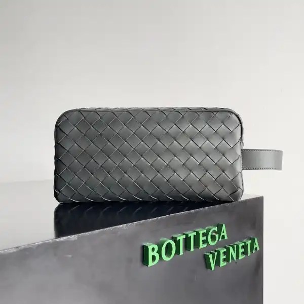 Bottega Veneta  Intrecciato Leather Wallet-On-Strap