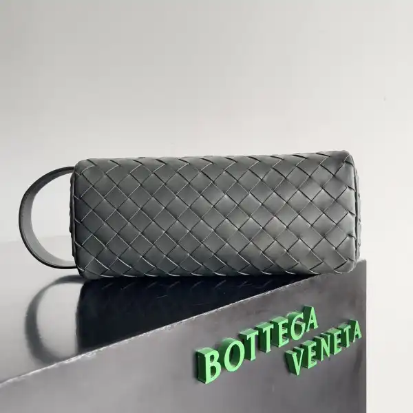 Bagsoffer yupoo Bottega Veneta  Intrecciato Leather Wallet-On-Strap