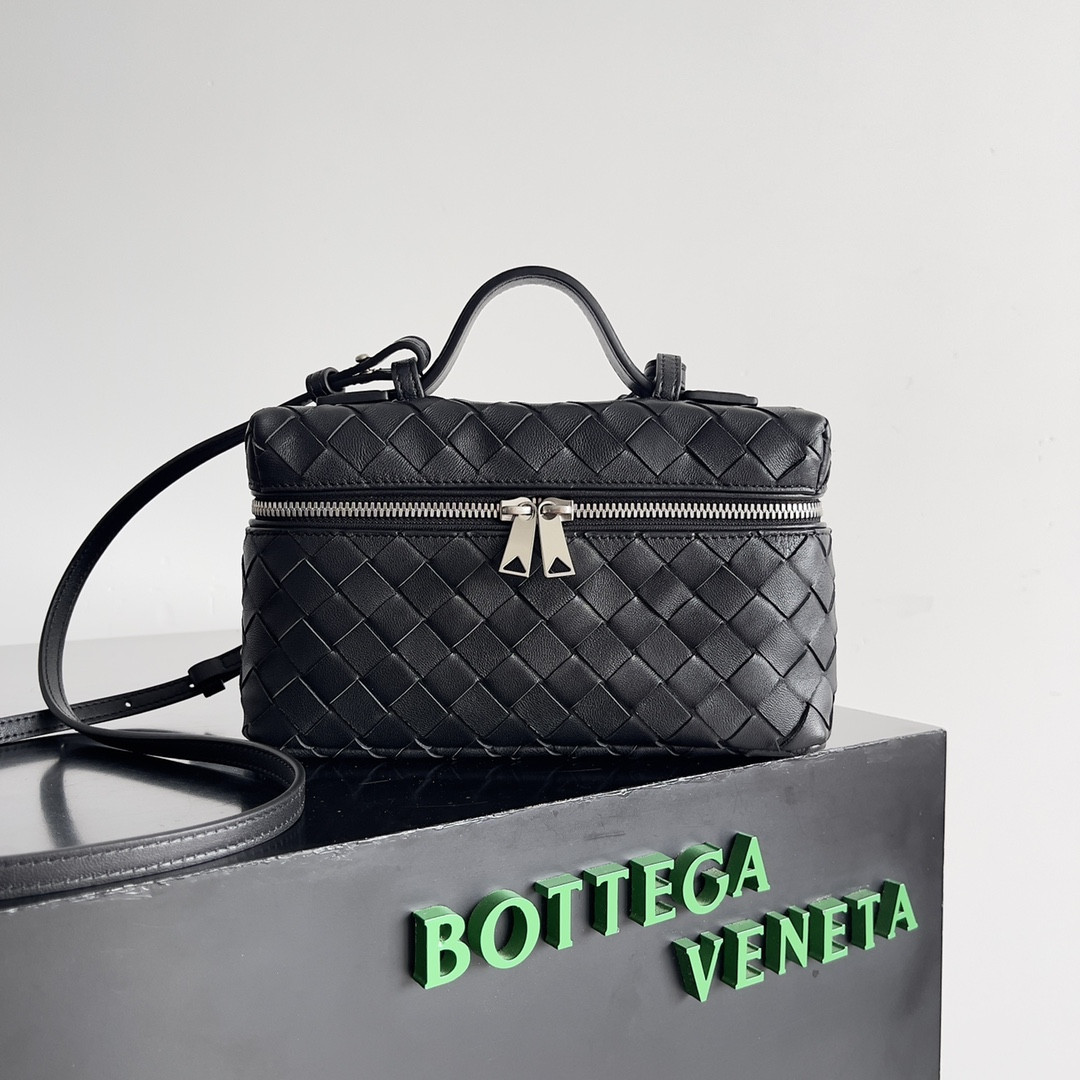 HOT SALE Bottega Veneta  Vanity Case Crossbody Bag