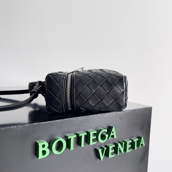 HOT SALE Bottega Veneta  Vanity Case Crossbody Bag