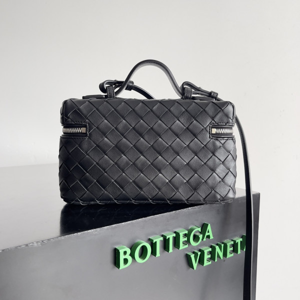 HOT SALE Bottega Veneta  Vanity Case Crossbody Bag