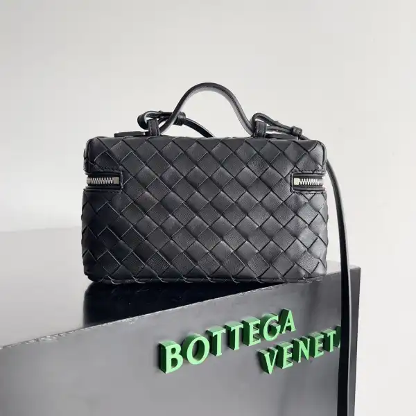 Bagsoffer yupoo Bottega Veneta  Vanity Case Crossbody Bag