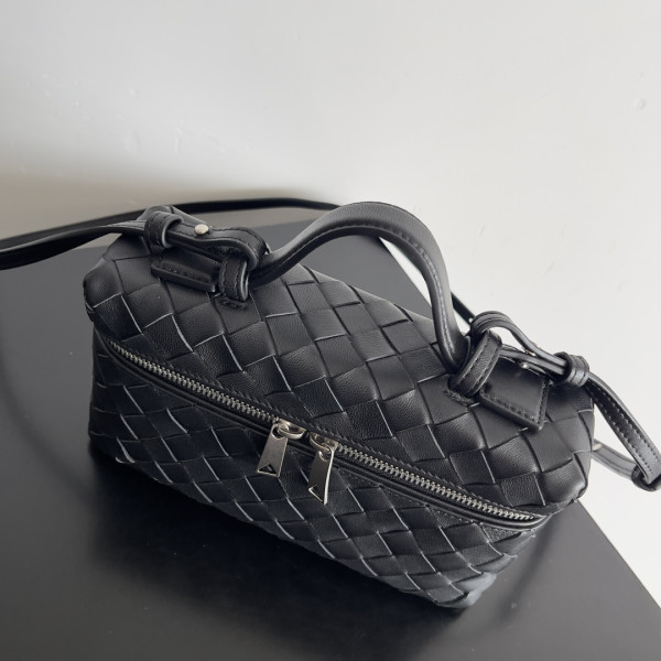 HOT SALE Bottega Veneta  Vanity Case Crossbody Bag