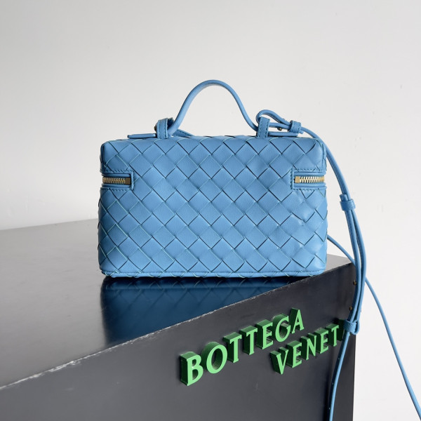 HOT SALE Bottega Veneta  Vanity Case Crossbody Bag