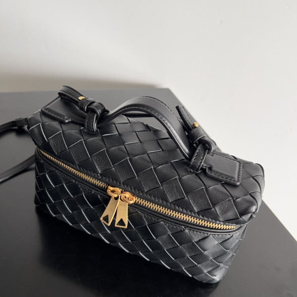 HOT SALE Bottega Veneta  Vanity Case Crossbody Bag