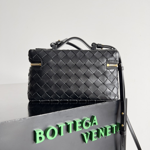 HOT SALE Bottega Veneta  Vanity Case Crossbody Bag