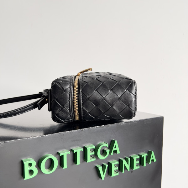 HOT SALE Bottega Veneta  Vanity Case Crossbody Bag