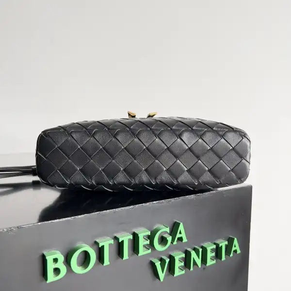 Bagsoffer Bottega Veneta  Vanity Case Crossbody Bag