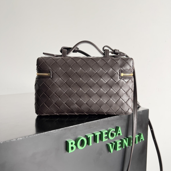 HOT SALE Bottega Veneta  Vanity Case Crossbody Bag