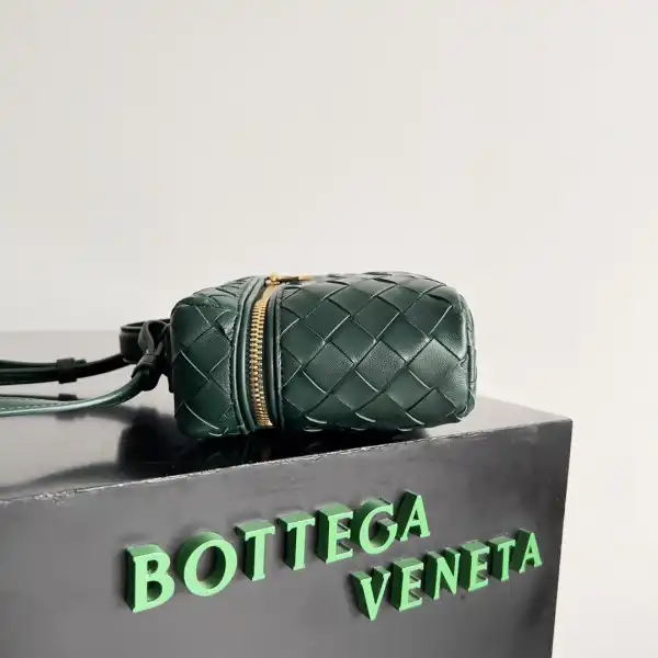 First bag ru Bottega Veneta  Vanity Case Crossbody Bag