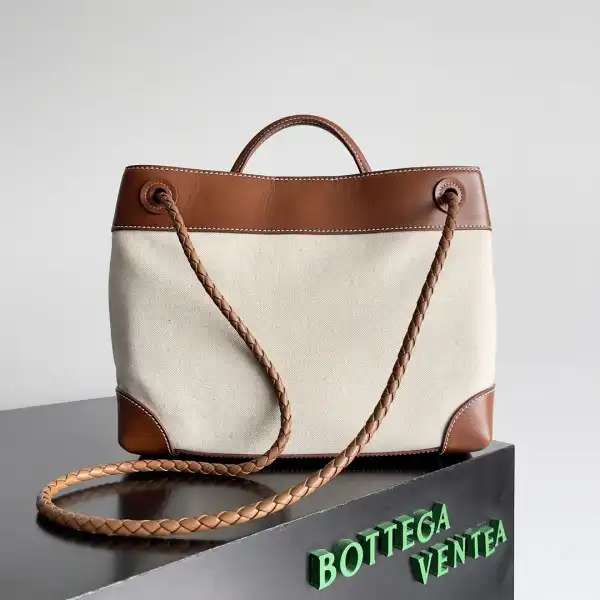 BOTTEGA VENETA MEDIUM ANDIAMO