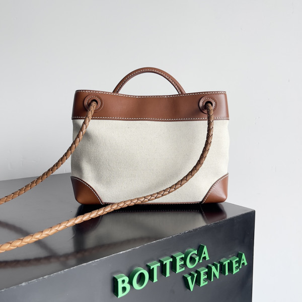 BOTTEGA VENETA small  Andiamo-25*22*10.5cm