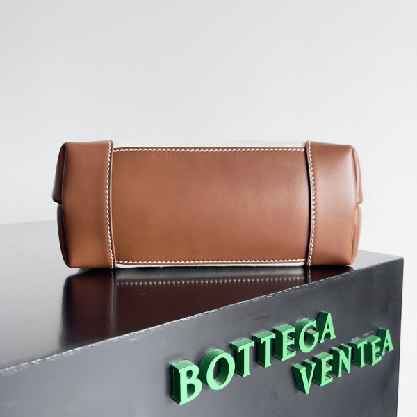 BOTTEGA VENETA small  Andiamo-25*22*10.5cm