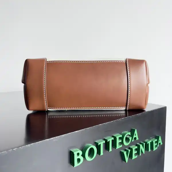 Yupoo bagsoffer BOTTEGA VENETA small  Andiamo-25*22*10.5cm