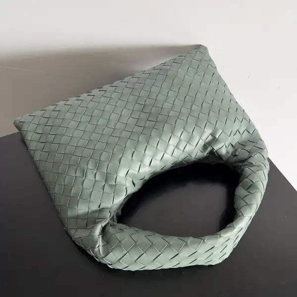 BOTTEGA VENETA medium Hop