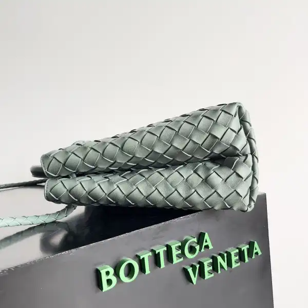 Firstbag Ru BOTTEGA VENETA MEDIUM ANDIAMO