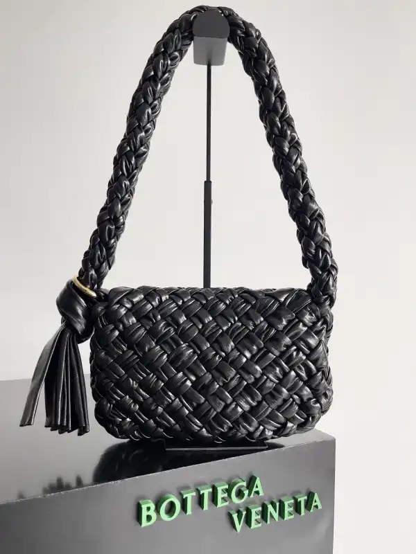 Bottega Veneta  Città Shoulder Bag-25*18*5.5cm