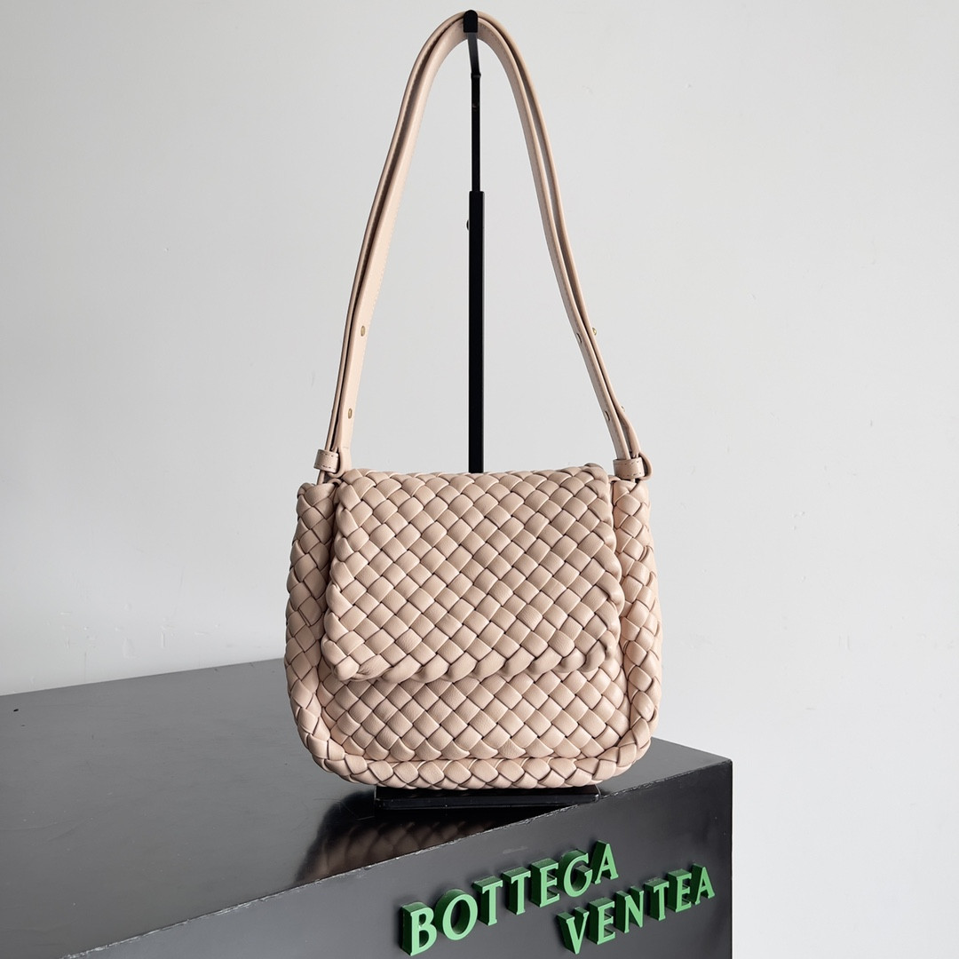 HOT SALE BOTTEGA VENETA  mini Cobble Shoulder Bag