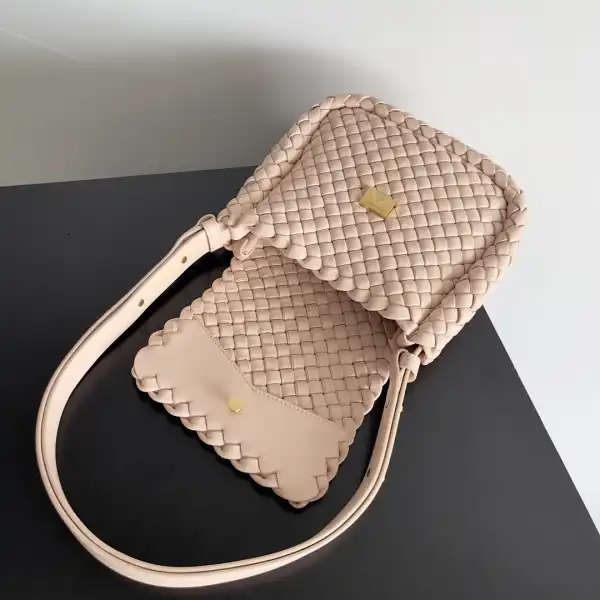 Bagsoffer yupoo BOTTEGA VENETA  mini Cobble Shoulder Bag