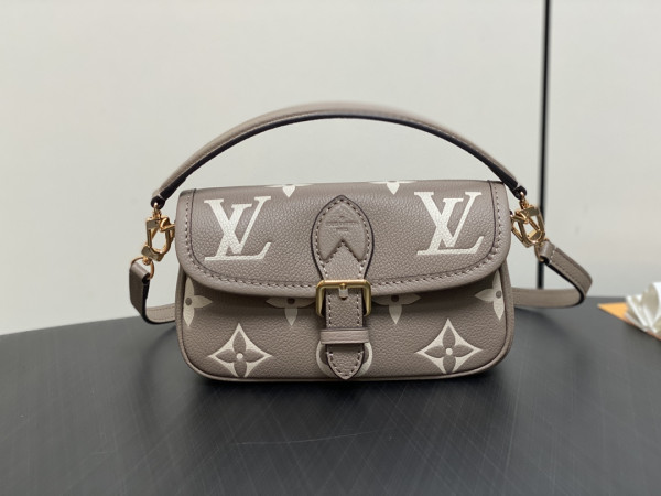 LOUIS VUITTON Nano Diane-19*10.5*6 CM