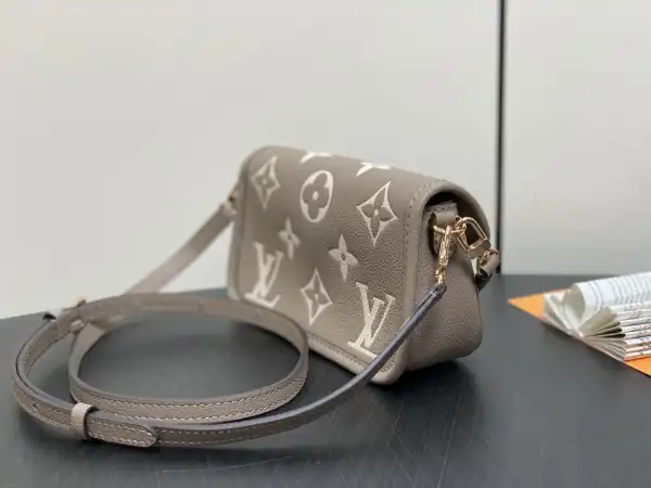 First bag ru LOUIS VUITTON Nano Diane-19*10.5*6 CM