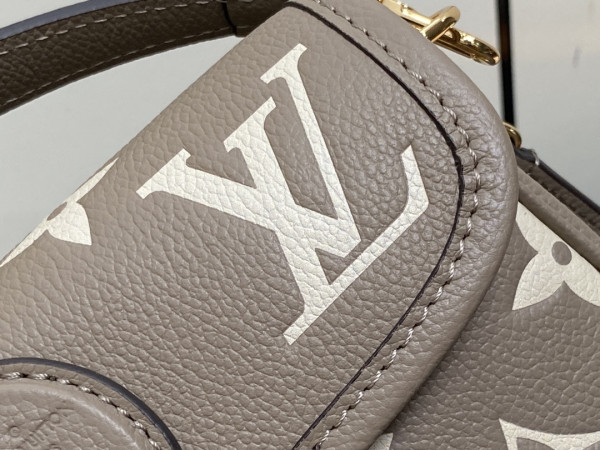 LOUIS VUITTON Nano Diane-19*10.5*6 CM