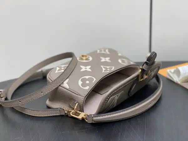 Cheap LOUIS VUITTON Nano Diane-19*10.5*6 CM