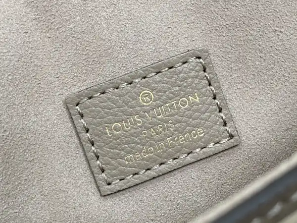 Rep LOUIS VUITTON Nano Diane-19*10.5*6 CM