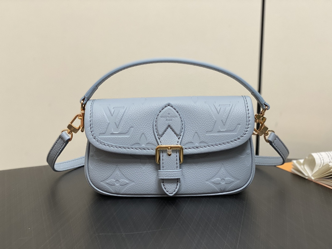 HOT SALE LOUIS VUITTON Nano Diane-19*10.5*6 CM